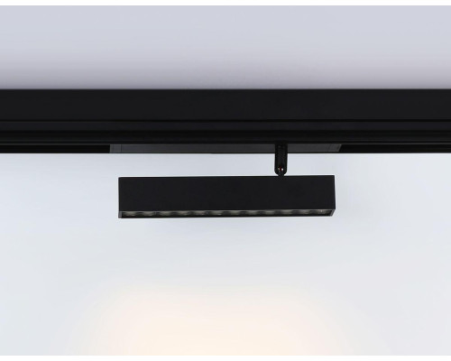 Трековый светодиодный светильник Ambrella Light Track System Magnetic 220V GL1342 Трековый светодиодный светильник Ambrella Light Track System Magnetic 220V GL1342