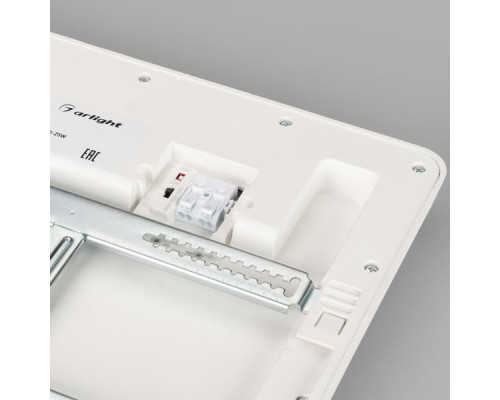 Встраиваемый светодиодный светильник Arlight CL-Fiokk-S220x220-18W Day4000-Mix 034471 Встраиваемый светодиодный светильник Arlight CL-Fiokk-S220x220-18W Day4000-Mix 034471