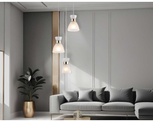 Светильник подвесной со стеклянными плафонами Ambrella light Traditional TR3402 Светильник подвесной со стеклянными плафонами Ambrella light Traditional TR3402