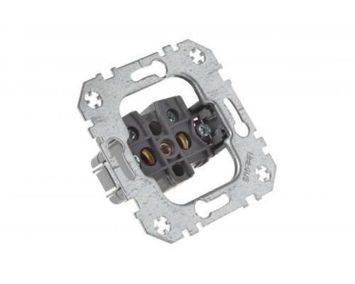 Розетка 2P Liregus Epsilon шампань 28-309