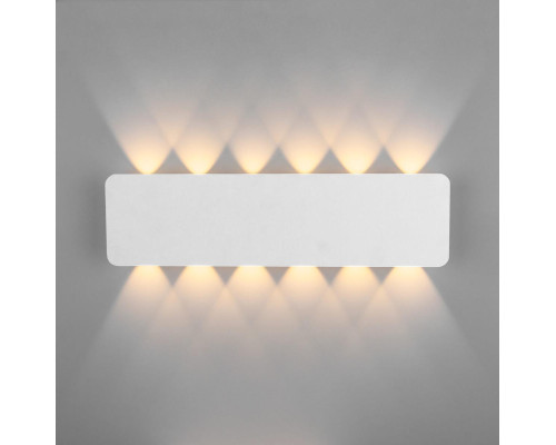 Настенный светодиодный светильник Elektrostandard Angle 40139/1 Led белый a055777 Настенный светодиодный светильник Elektrostandard Angle 40139/1 Led белый a055777