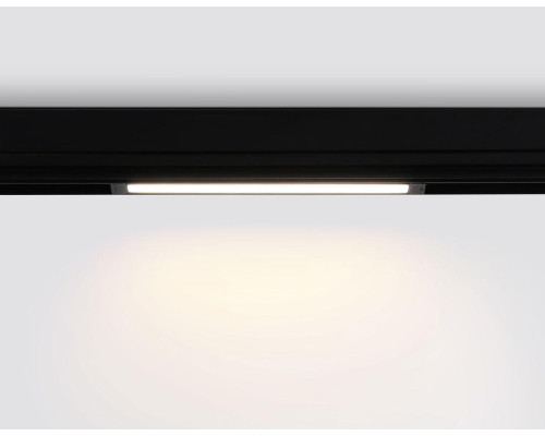 Трековый светодиодный светильник Ambrella Light Track System Magnetic 220V GL1262 Трековый светодиодный светильник Ambrella Light Track System Magnetic 220V GL1262