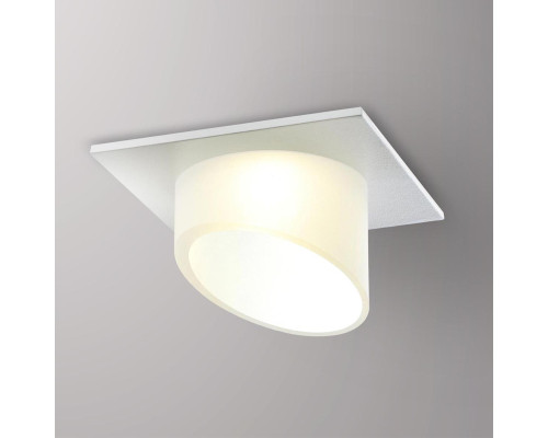 Встраиваемый светильник Novotech Spot Lirio 370899 Встраиваемый светильник Novotech Spot Lirio 370899