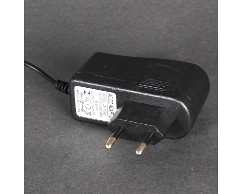 Cветодиодная гирлянда Sneha Роса бахрома 12V белый статичный A-940 W Cветодиодная гирлянда Sneha Роса бахрома 12V белый статичный A-940 W