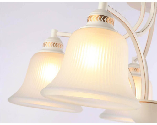 Потолочная люстра Ambrella light Traditional TR3050