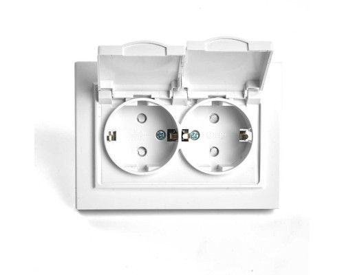Розетка 2-местная 2P+PE Stekker Эрна с крышкой белый PST16-9015-01 49139