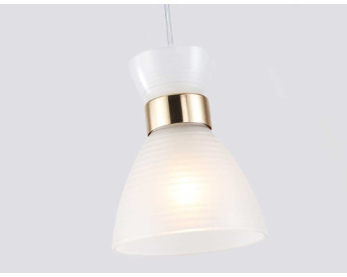 Светильник подвесной со стеклянным плафоном Ambrella light Traditional TR3401 Светильник подвесной со стеклянным плафоном Ambrella light Traditional TR3401