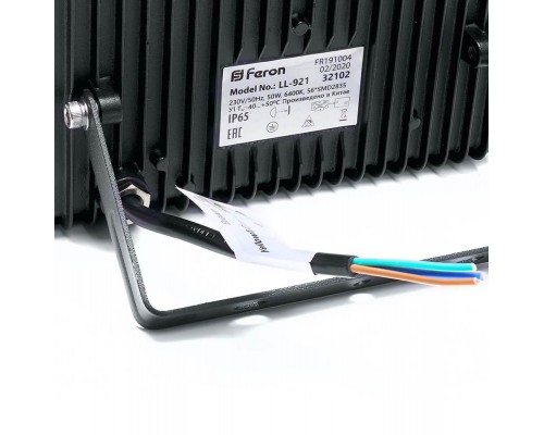 Светодиодный прожектор Feron LL921 50W 32102 Светодиодный прожектор Feron LL921 50W 32102