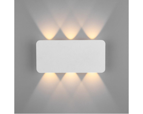 Настенный светодиодный светильник Elektrostandard 40138/1 LED белый a055776 Настенный светодиодный светильник Elektrostandard 40138/1 LED белый a055776