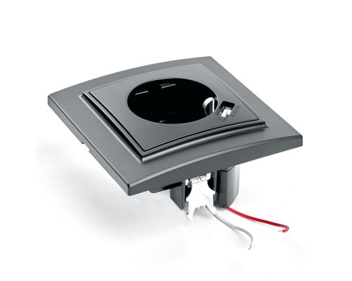 Розетка 2P+PE/USB Stekker Эрна со шторками черный PST16-9011-03 39480 Розетка 2P+PE/USB Stekker Эрна со шторками черный PST16-9011-03 39480