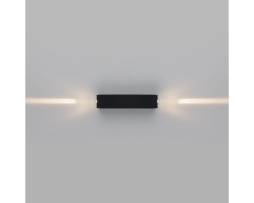 Уличный настенный светодиодный светильник Elektrostandard Blaze 35136/W черный a057050 Уличный настенный светодиодный светильник Elektrostandard Blaze 35136/W черный a057050