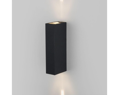 Уличный настенный светодиодный светильник Elektrostandard Blaze 35136/W черный a057050 Уличный настенный светодиодный светильник Elektrostandard Blaze 35136/W черный a057050