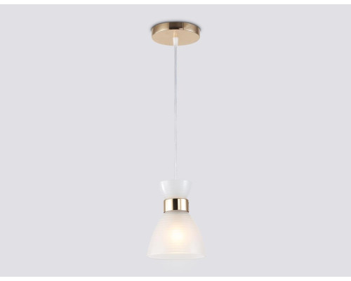 Светильник подвесной со стеклянным плафоном Ambrella light Traditional TR3401 Светильник подвесной со стеклянным плафоном Ambrella light Traditional TR3401