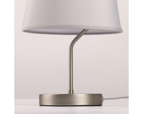 Настольная лампа MW-Light Вега 329032901 Настольная лампа MW-Light Вега 329032901