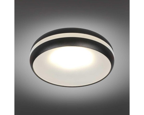 Встраиваемый потолочный светильник Omnilux Genova OML-102819-01 Встраиваемый потолочный светильник Omnilux Genova OML-102819-01
